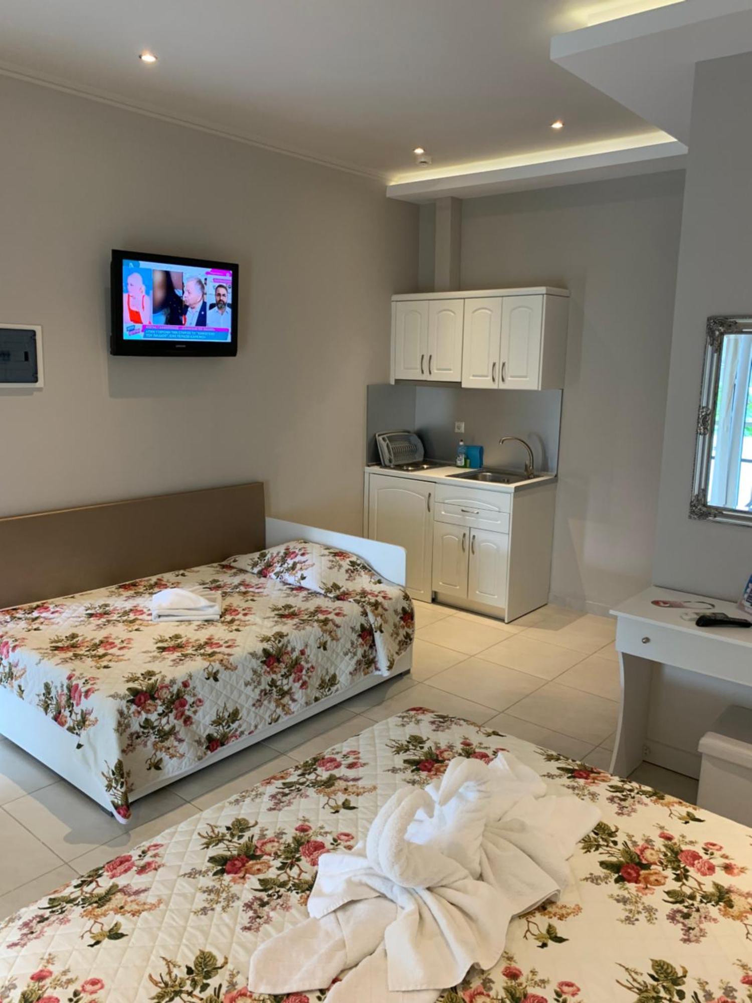 Luxury Studios Ath 리메나스 외부 사진