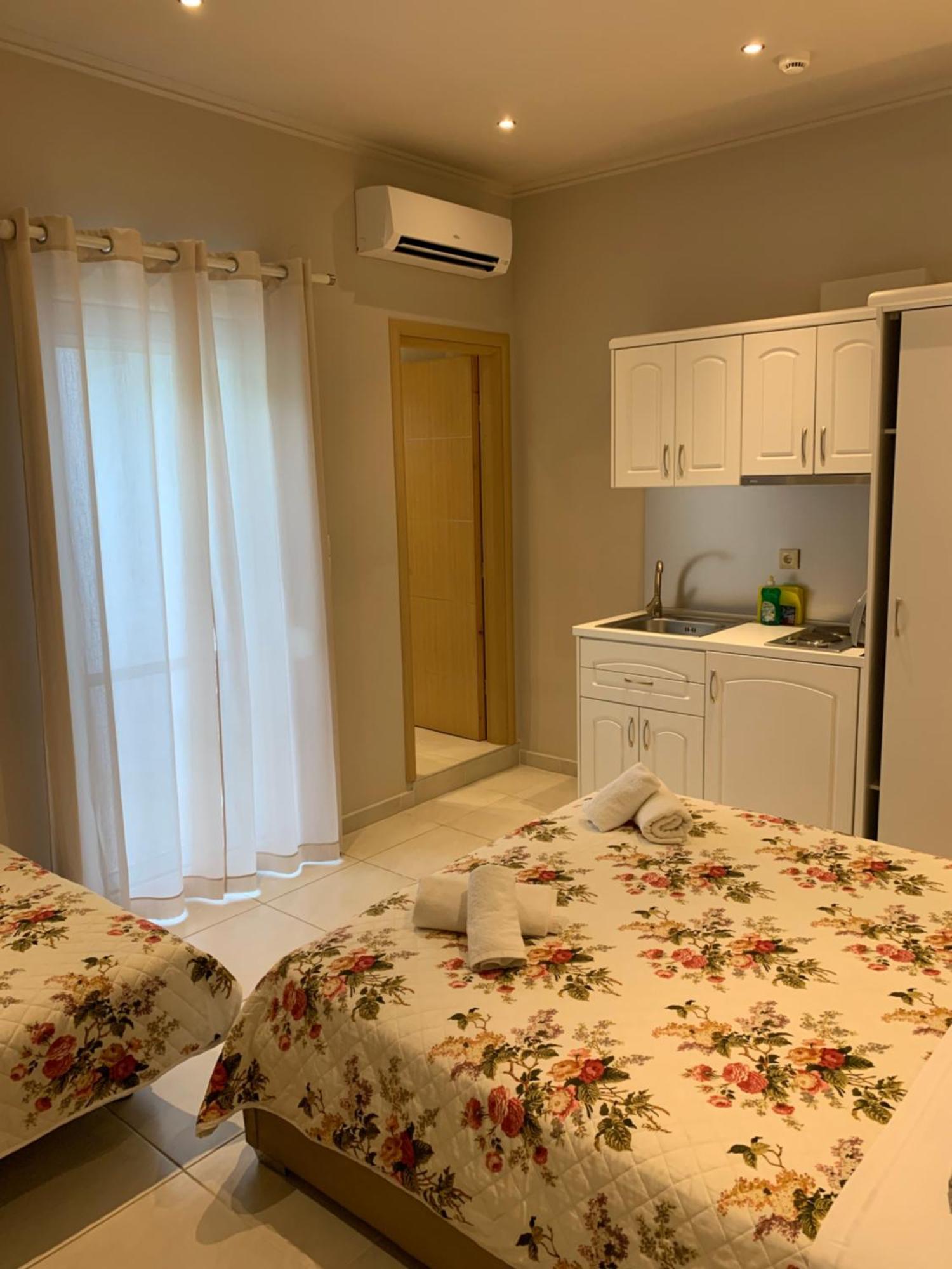 Luxury Studios Ath 리메나스 외부 사진